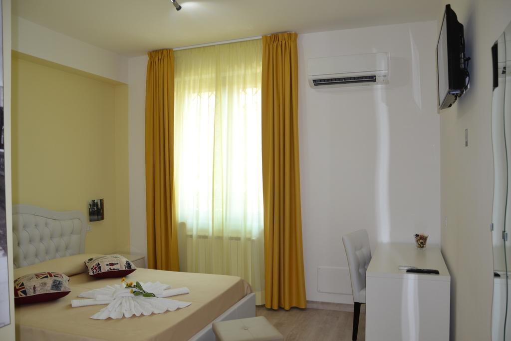 Fly In The World B&B Fiumicino Værelse billede