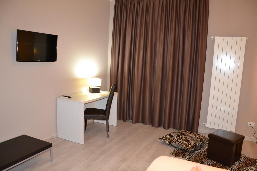 Fly In The World B&B Fiumicino Værelse billede