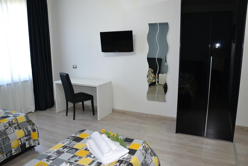 Fly In The World B&B Fiumicino Værelse billede