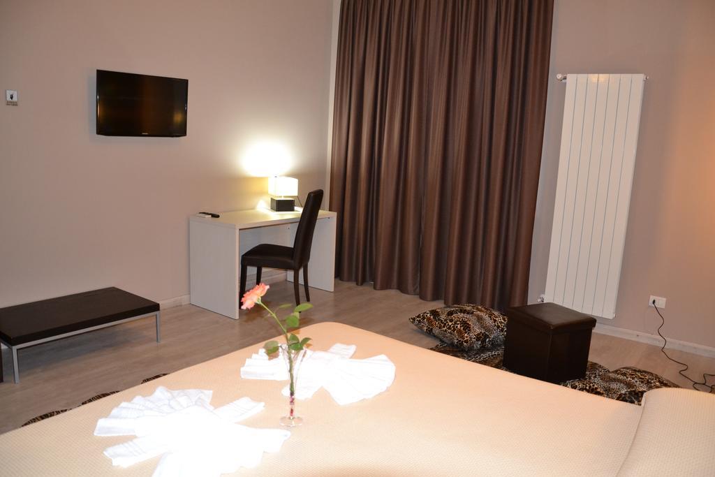 Fly In The World B&B Fiumicino Værelse billede